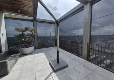 Zonwerende screens voor bedrijfsgebouw aan het Galeipad in Gent